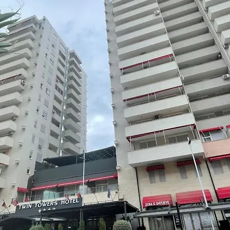 Casa Mia Twin Towers